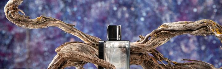Unikalne zapachy zamknięte we flakonie – niszowe perfumy męskie w praktyce